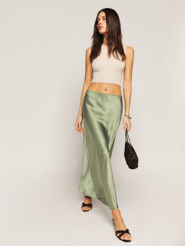 These 7 Chic and Timeless Spring Trends Will Equate to Endless Outfit Compliments
